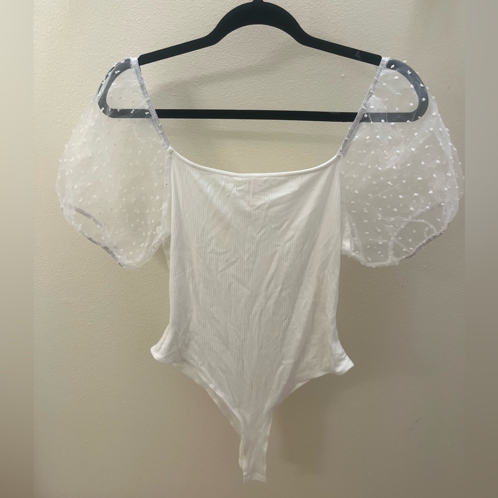 LARGE BODYSUIT WITH PUFF SLEEVES